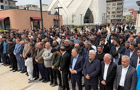 Saldırıda hayatını kaybeden öğrenciler için gıyabi cenaze namazı
