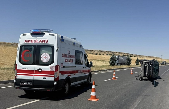 Otomobil ile hafif ticari araç çarpıştı: 7 yaralı