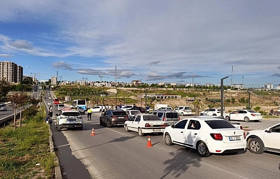 Otomobil ile minibüs çarpıştı: 1 yaralı