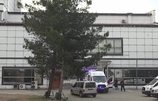 Otomobil takla attı