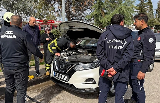 Park halindeki otomobilden dumanlar yükseldi