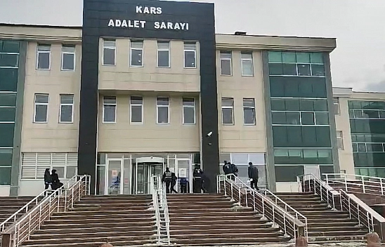 Polisi görünce kaçtılar