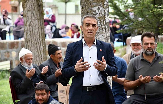 Kayserililer, ellerini yağmur için açtı!