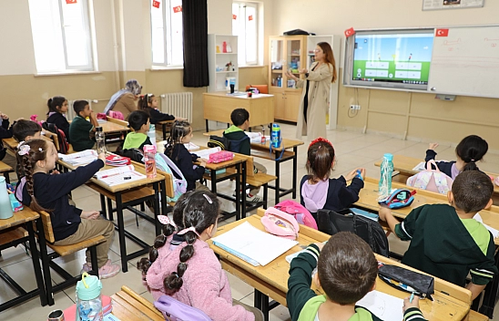 Pütürge'de minikler masal dünyasıyla buluştu