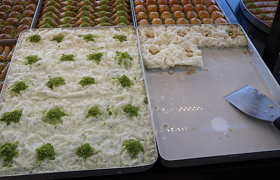 Ramazan'ın Hafif ve Leziz Tatlısı Güllaç, Malatya'da Rağbet Görüyor: Fiyatlar Ne Durumda?