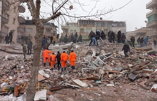 Malatya'da 14 kişiye mezar olan apartman davasında dosya eksik çıktı!