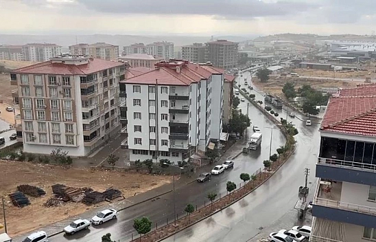 Sağanak yağış etkili oldu