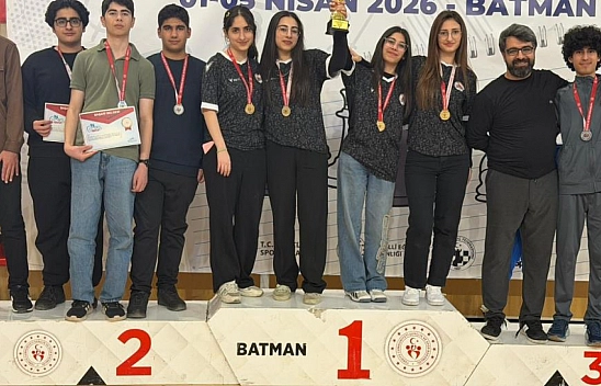 Satrançta çifte başarı: Şampiyonluk ve ikincilik