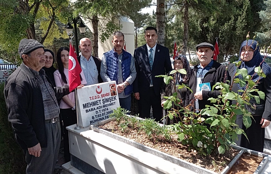 Şehitlikte Bayram Arifesinde Hüzün ve Vefa Bir Arada