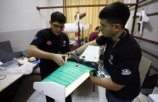 Selçuk Bayraktar'ın izinden giden Malatyalı liseliler İHA yapmayı başardı: Hedef yine şampiyonluk!