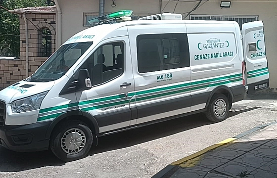 Serinlemek için gölete giren çocuk boğuldu