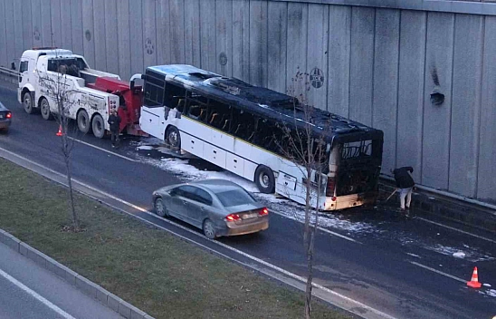 Servis otobüsü alev alev yandı