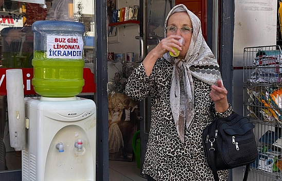 Sıcak havada serinleten ikram