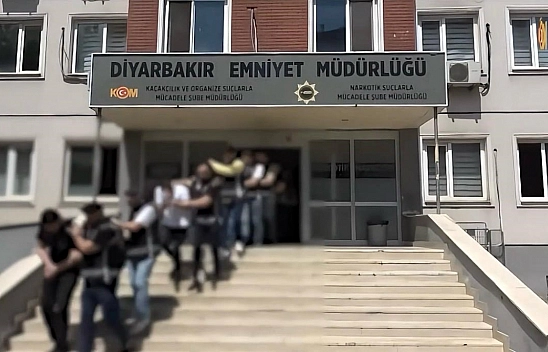 Silahlı suç örgütü şebekesi çökertildi: 40 gözaltı