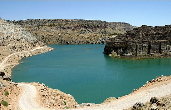 Sivas, Tunceli, Elazığ, Malatya, Diyarbakır, Adıyaman, Gaziantep'ten geçiyor. Dicle Nehri'yle birleşiyor!