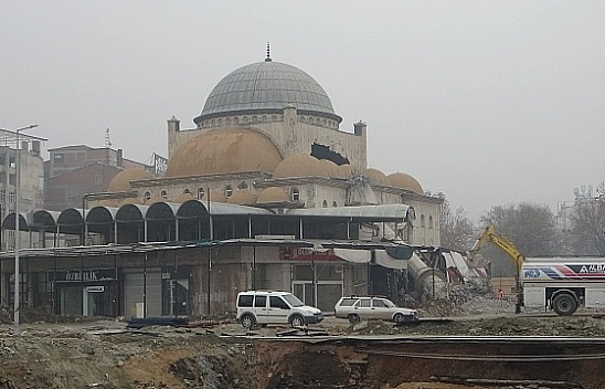 Söğütlü Cami, ranta mı kurban edildi! Camii Yerine İş Merkezi!