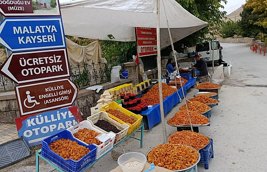 Somuncu Baba'da yöresel lezzetler kapış kapış gidiyor