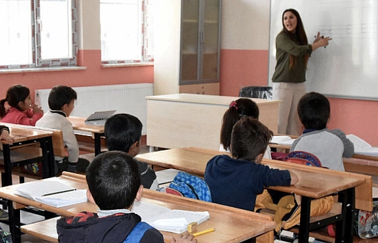 Sözleşmeli Öğretmenlere Kadro Müjdesi!