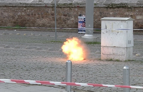 Şüpheli çanta seferleri aksattı