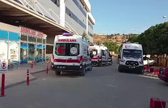 Tantuni sonrası fenalaştılar: 20 işçi hastaneye kaldırıldı