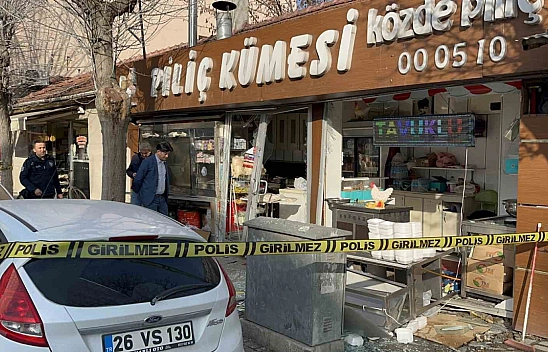 Tavuk ürünleri satan işyerinde patlama oldu