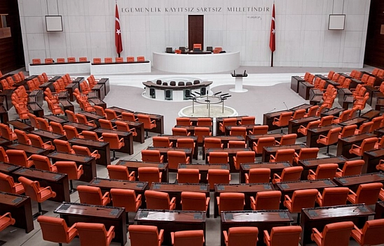 TBMM'de sandalye dağılımı değişti
