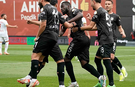 Trendyol Süper Lig: Pendikspor: 1 - Kayserispor:1 (İlk yarı)