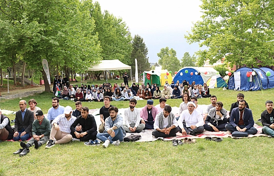 Üniversite öğrencileri nöbette!