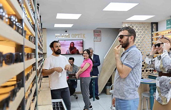 Uzmanlar, yaz ayalarının gelmesiyle göz sağlığını tehdit eden güneş gözlüğüne dikkat çekti