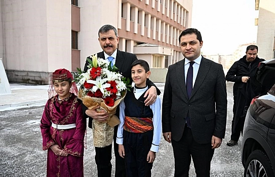 Vali Pasinler'i ziyaret etti