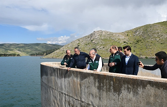 Vali Hatipoğlu, Keban Barajı'ndaki su tahliyesini inceledi