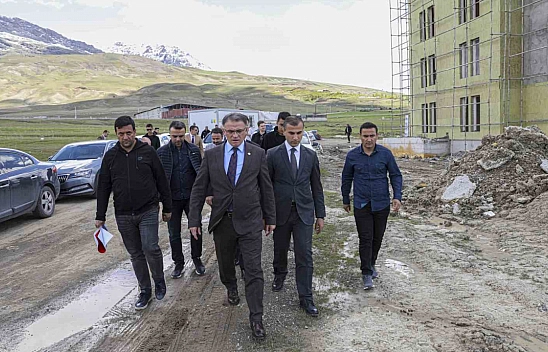 Van'da ihtiyaç sahiplerine ev yapıldı! Malatya'ya örnek olsun