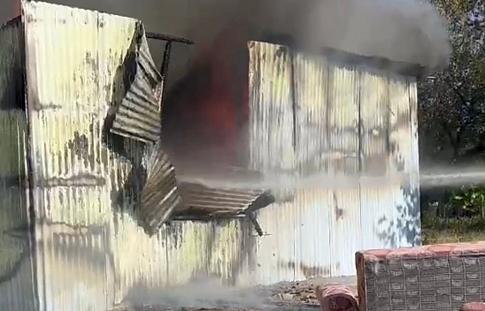 Yangında sac ev kül oldu