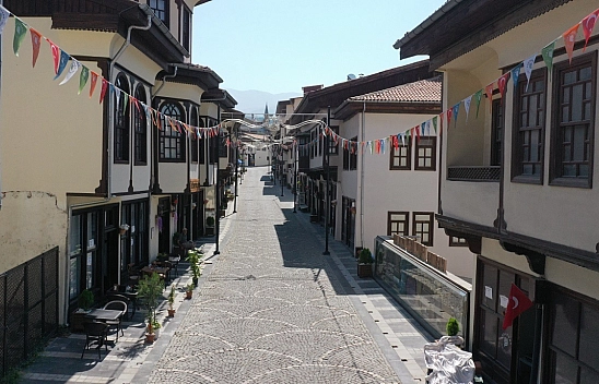 Malatya'da 'Lezzet Caddesi' restorasyon çalışmaları başlıyor! İmzalar atıldı…