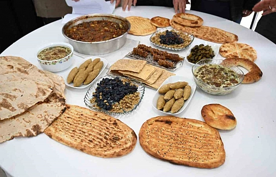 Yeşilyurt'un mutfak mirası markalaşıyor: Yöresel ekmekleri belgelendi, sıra Çırmıhtı Tava'da!