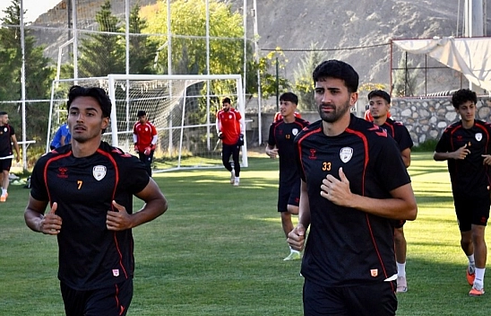 Yeşilyurtspor çift idmanla güç depoluyor
