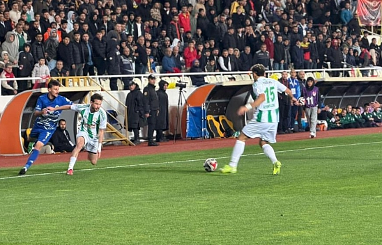 Yeşilyurtspor fırsatı tepti