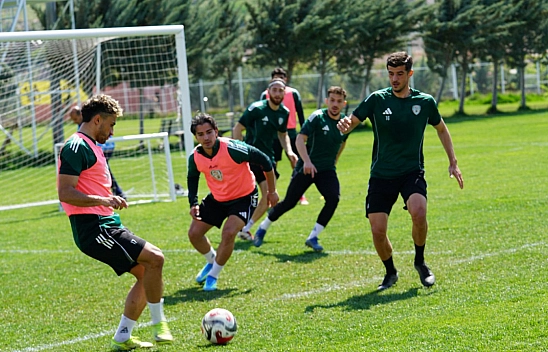 Yeşilyurtspor hazırlıklarını sürdürüyor