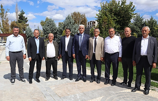 Yılların emeği çöp oluyor! Kayısılar satılmıyor, üretici borç batağında