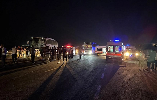 Yolcu otobüsleri çarpıştı: 13 yaralı