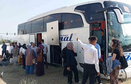 Malatya-Sivas yolunda yolcu otobüsü kazası: 1 yaralı
