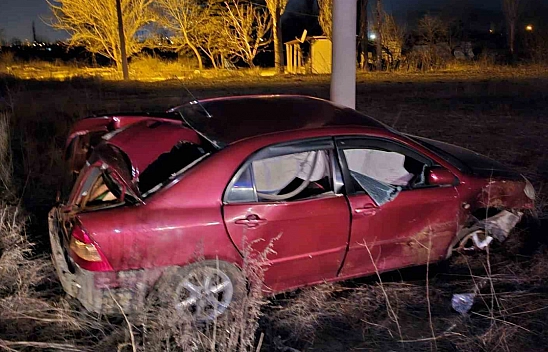 Yoldan çıkan araç tarlaya uçtu: 3 yaralı