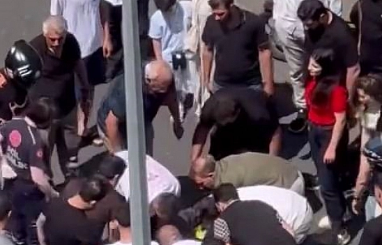 Yolun karşısına geçmeye çalışan çocuğa araç çarptı