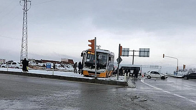 Akçadağ'da kaza: 3 yaralı 