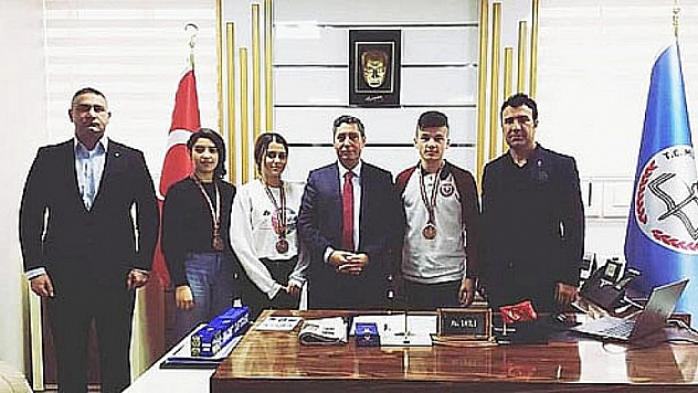 Tatlı başarılı sporcuları ağırladı