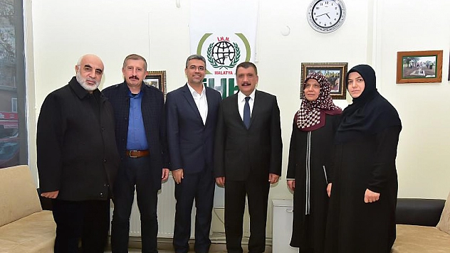 Başkan Gürkan İHH'da