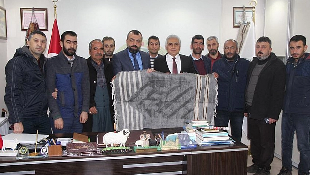 Akın'a teşekkür etti 