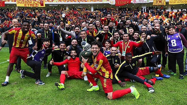 3 büyükleri geride bıraktık 