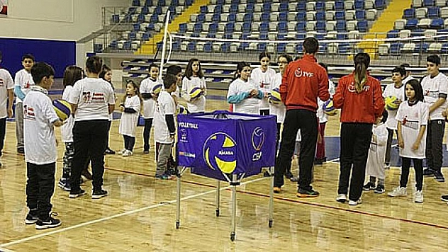 Voleybol okulu faaliyette