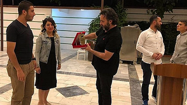Emektar isimlere plaket